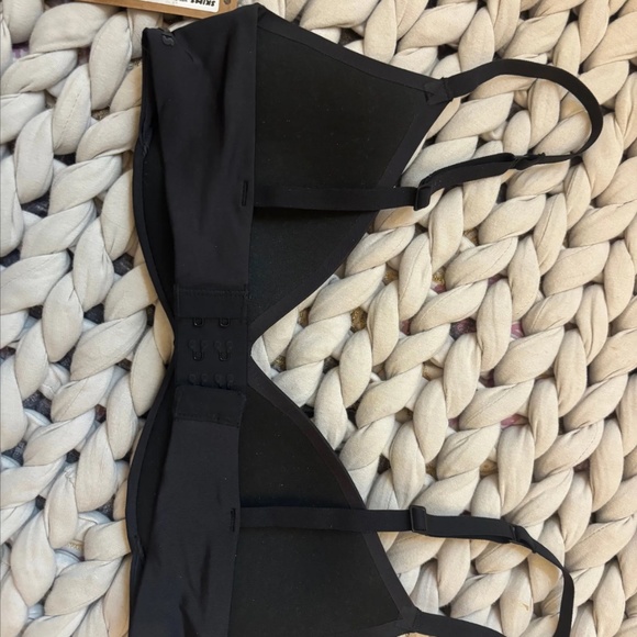 NWT SKIMS Wireless Form Push-Up Bra 32B in Onyx (Black) - Picture 3 of 4